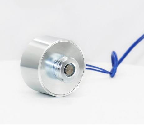 Легко устанавливаемый электропривод постоянного тока для систем замков шкафов и шкафчиков